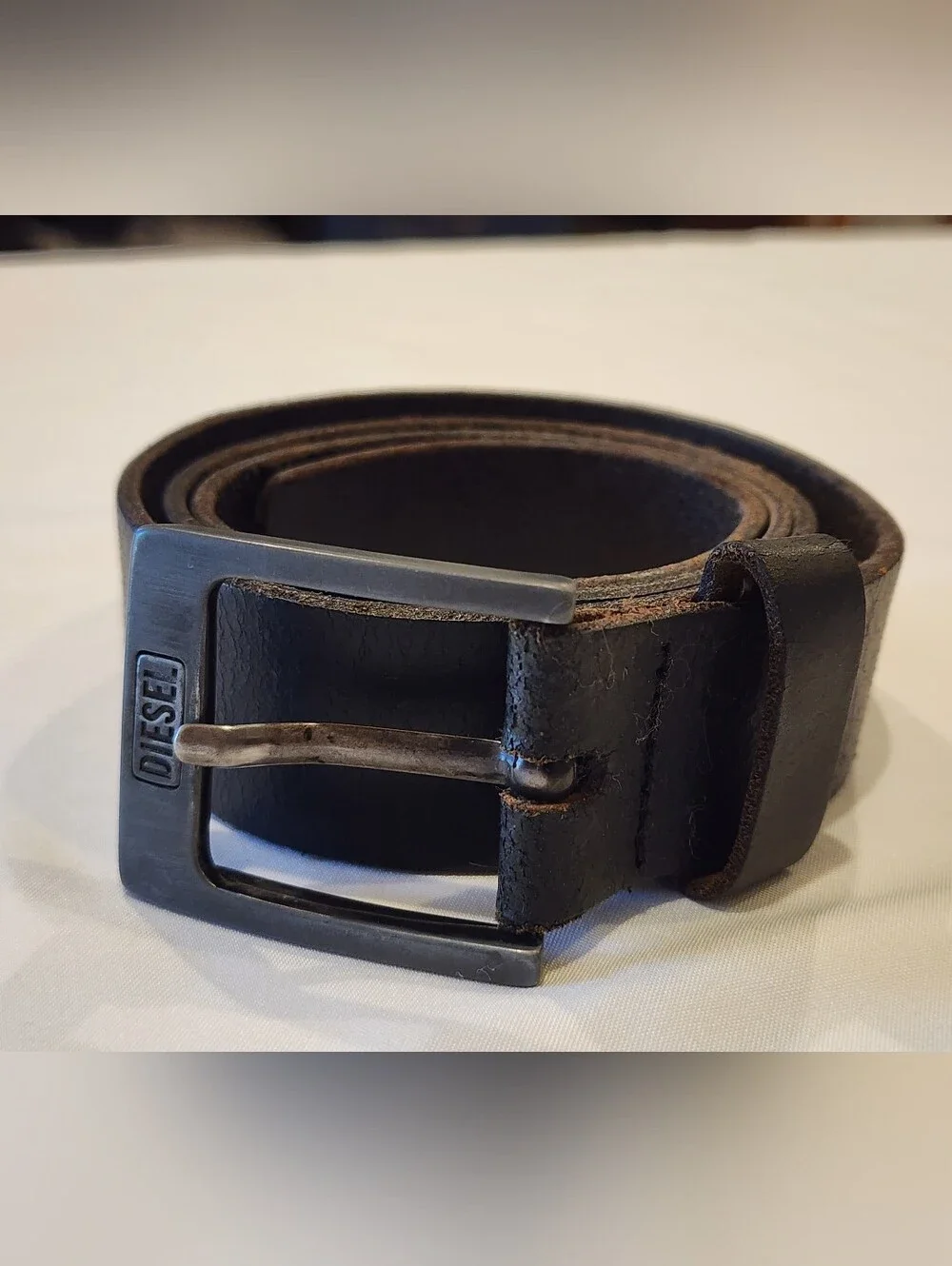 Diesel Men's Black Leather Belt with Brushed Metal Buckle